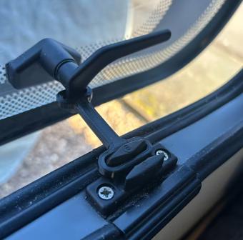 polyplastic raamuitzetter