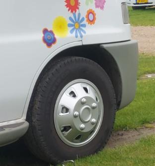 Wieldoppen 16 Inch Mat Zilver Universeel voor Extra Bolle velg 4 stuks