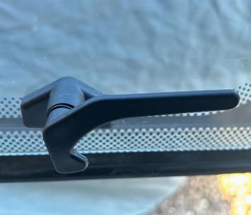 polyplastic raamuitzetter